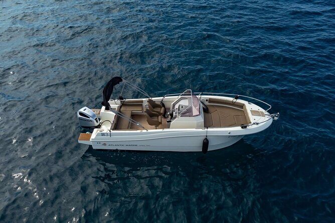 4h trip from Dubrovnik to the Elafiti islands with Atlantic 750 - Loren and Dominik: the human touch behind a smooth boat day