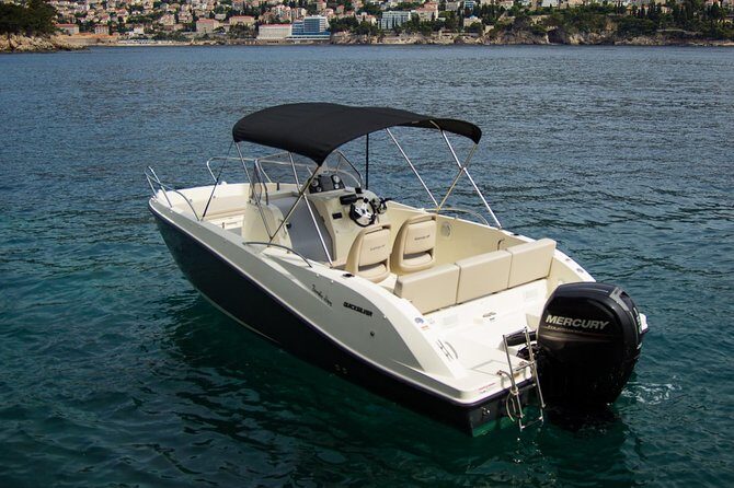 4h trip from Dubrovnik to the Elafiti islands with Quicksilver 675 boat - Captains and communication: what to expect from the human side