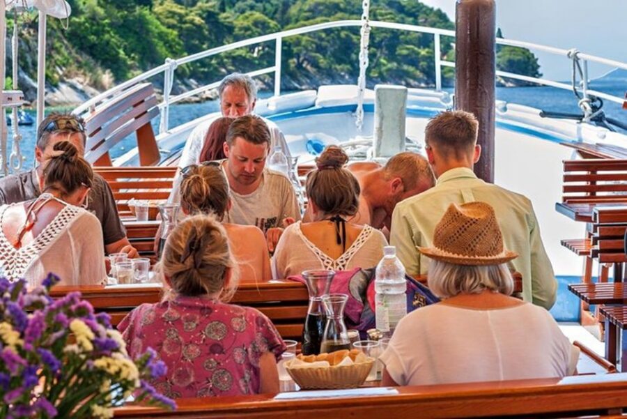 Dubrovnik: Elaphite Islands Cruise with Lunch and Drinks - Šipan: guided context, then roaming time