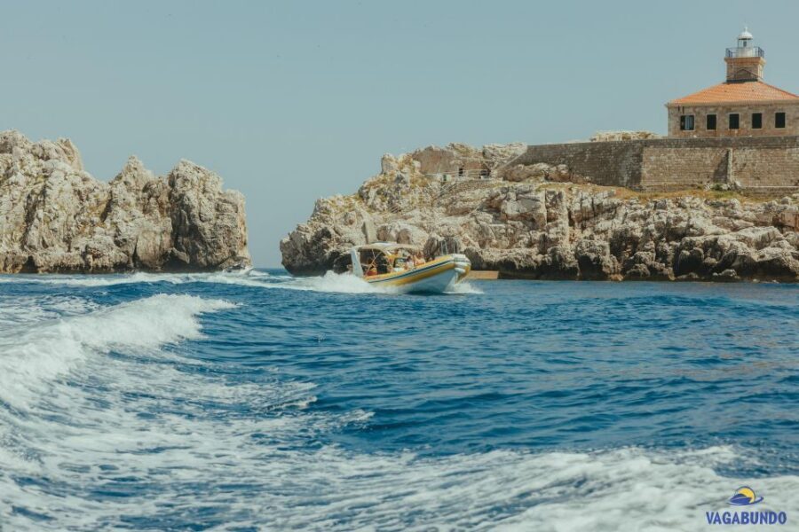 Dubrovnik: Morning Blue Cave speedboat tour with drinks - Drinks, snorkeling gear, and the crew energy