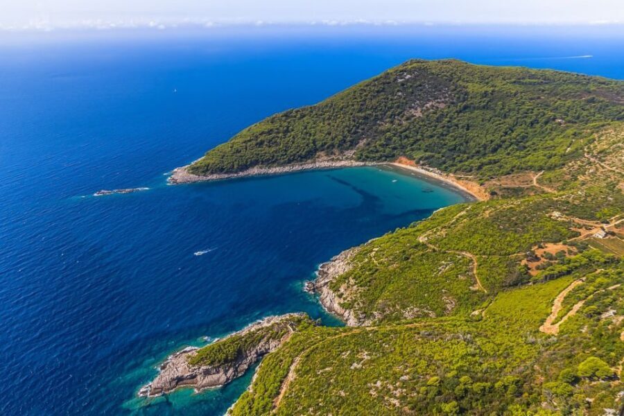 From Dubrovnik: Elaphite Islands Day Trip with Lunch - WiFi, music, and onboard space: the ride isn’t just transport