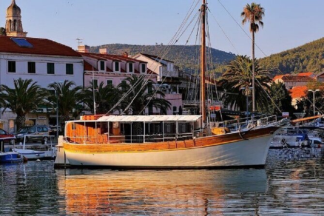 Gastro Cruise | Cruise around Dubrovnik Old Town with Lunch - Why this Dubrovnik lunch cruise is smart for a tight schedule