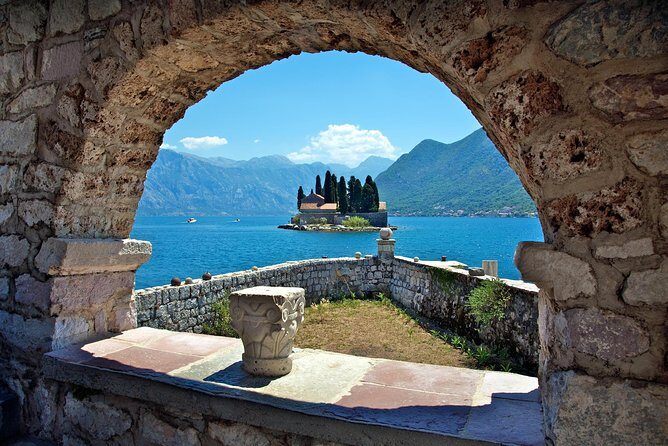 Montenegro Coast Private Day Trip from Dubrovnik - Stop 1: Perast in one hour of waterfront wandering