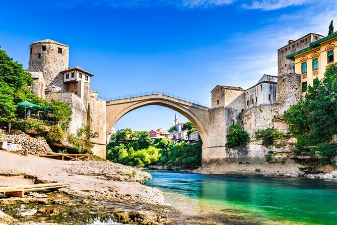 Mostar and Kravice Waterfalls Small-Group with Turkish House Included - Crossing Into Bosnia: Passport, Border Lines, and a Comfortable Ride From Dubrovnik