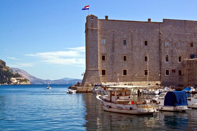 Private 2 hours Walking Tour Games of Thrones in Dubrovnik - Starting at Amerling Fountain: a meeting point that keeps you sane