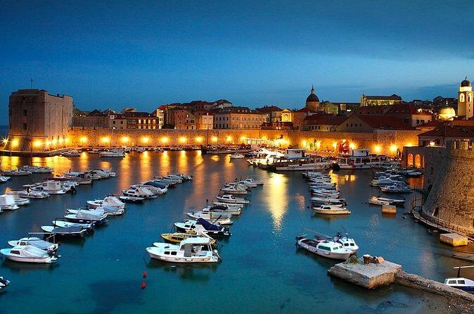 Private Walking Tour through the Old Town of Dubrovnik - Orlando Column: 10 minutes that make the street stories click